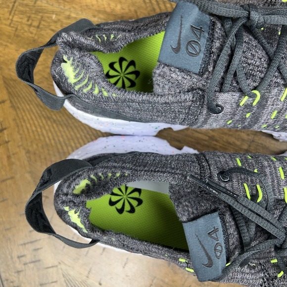 Nike Space Hippie 04 Shoes Mens 8 Black Volt‎ Lace Up Running Sneaker CZ6398-010